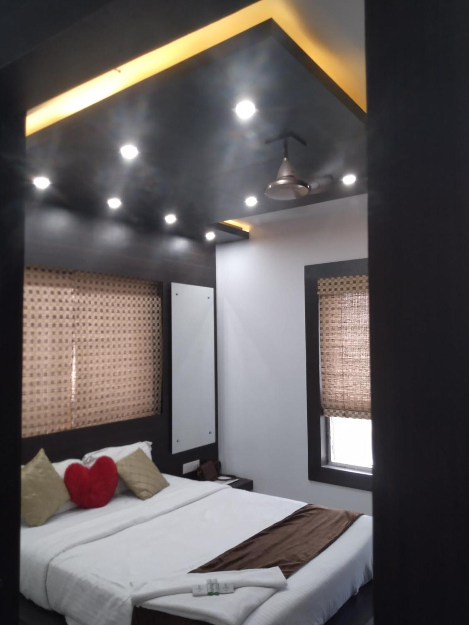 ลา ปลาตินา พรีเมียม สวีท Hotel ปูรี ภายนอก รูปภาพ