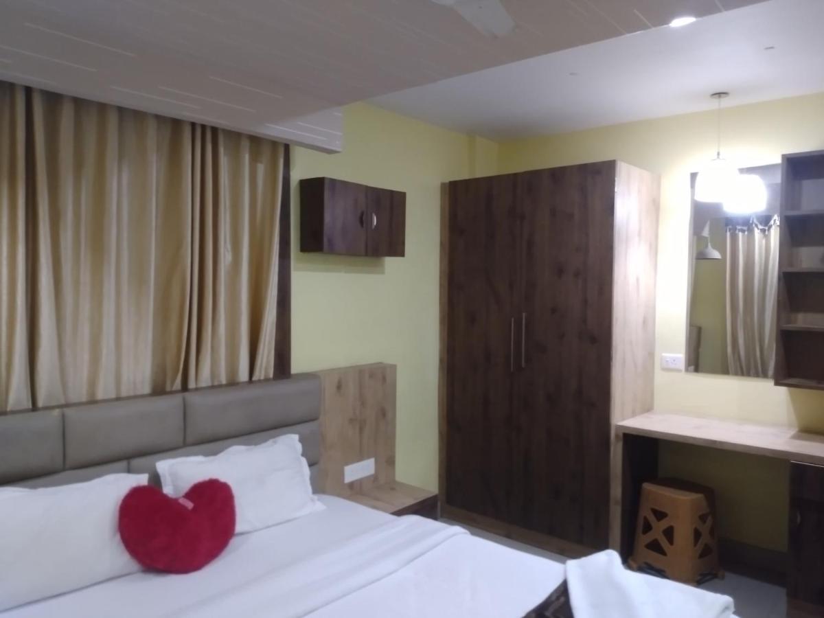 ลา ปลาตินา พรีเมียม สวีท Hotel ปูรี ภายนอก รูปภาพ