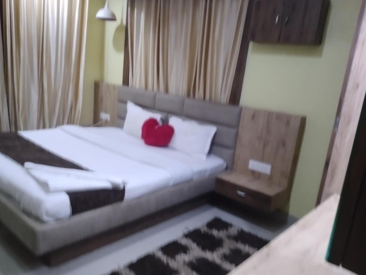 ลา ปลาตินา พรีเมียม สวีท Hotel ปูรี ภายนอก รูปภาพ