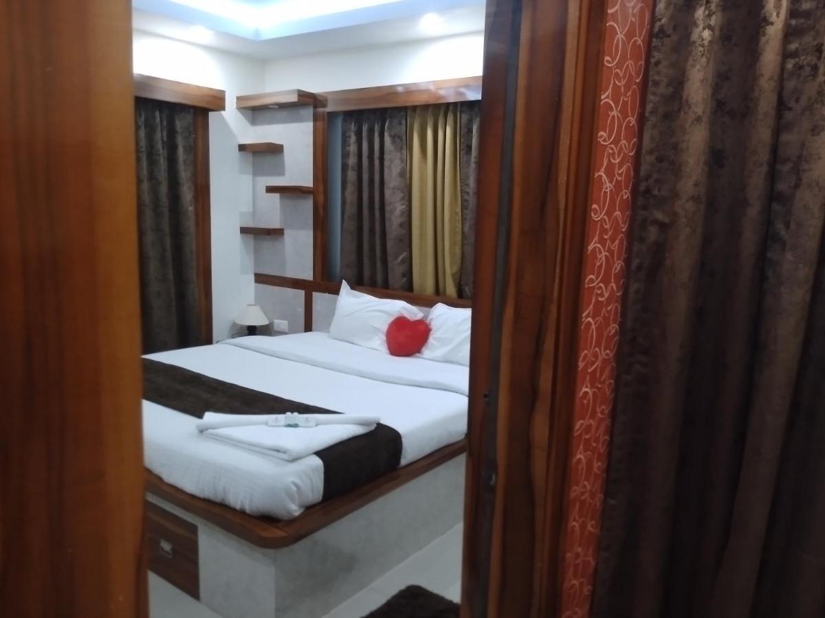 ลา ปลาตินา พรีเมียม สวีท Hotel ปูรี ภายนอก รูปภาพ
