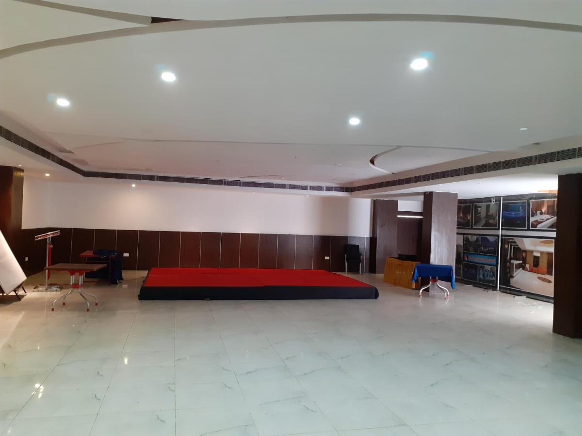 ลา ปลาตินา พรีเมียม สวีท Hotel ปูรี ภายนอก รูปภาพ